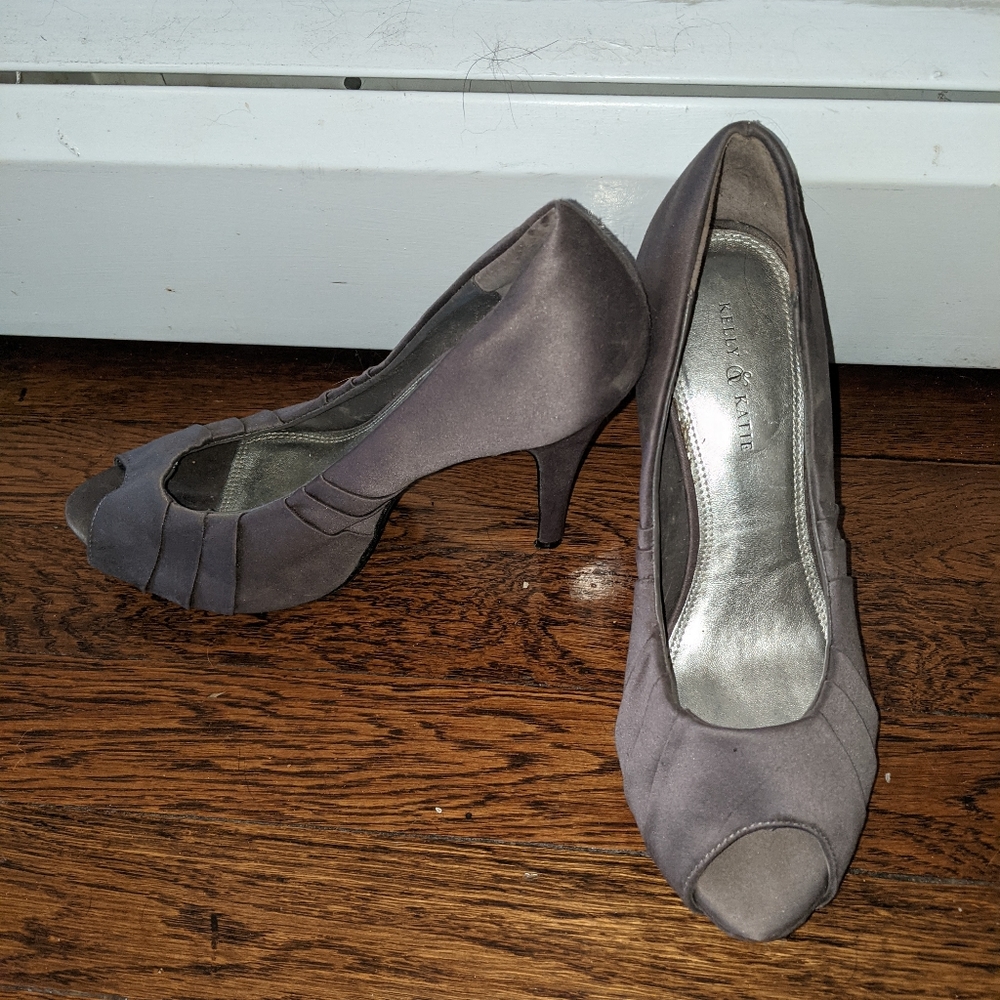 Heels - Picture 4 of 4